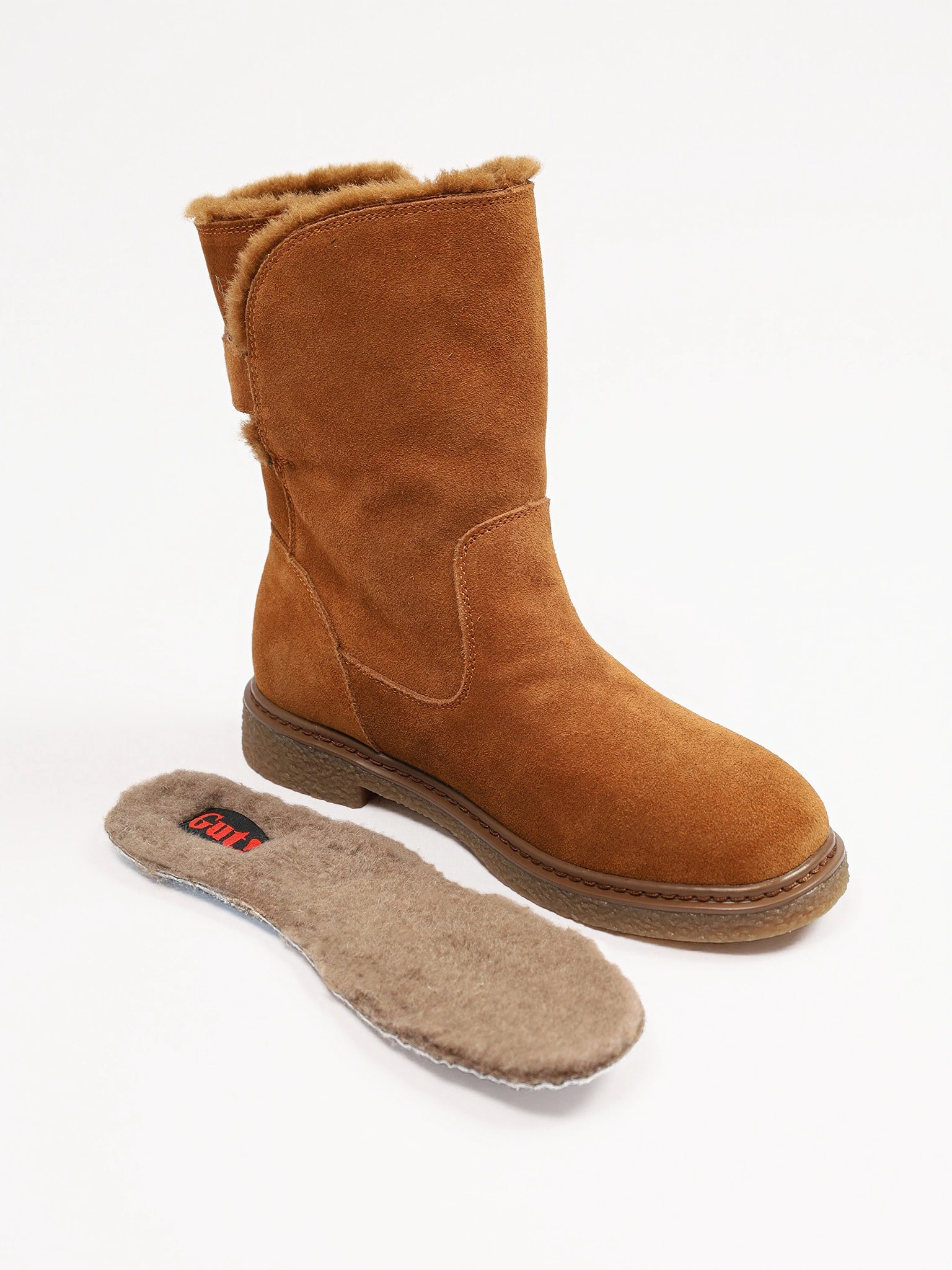 Ботинки рыжего цвета с ремешком на низком каблуке